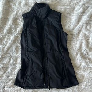 Lululemon black light weight vest